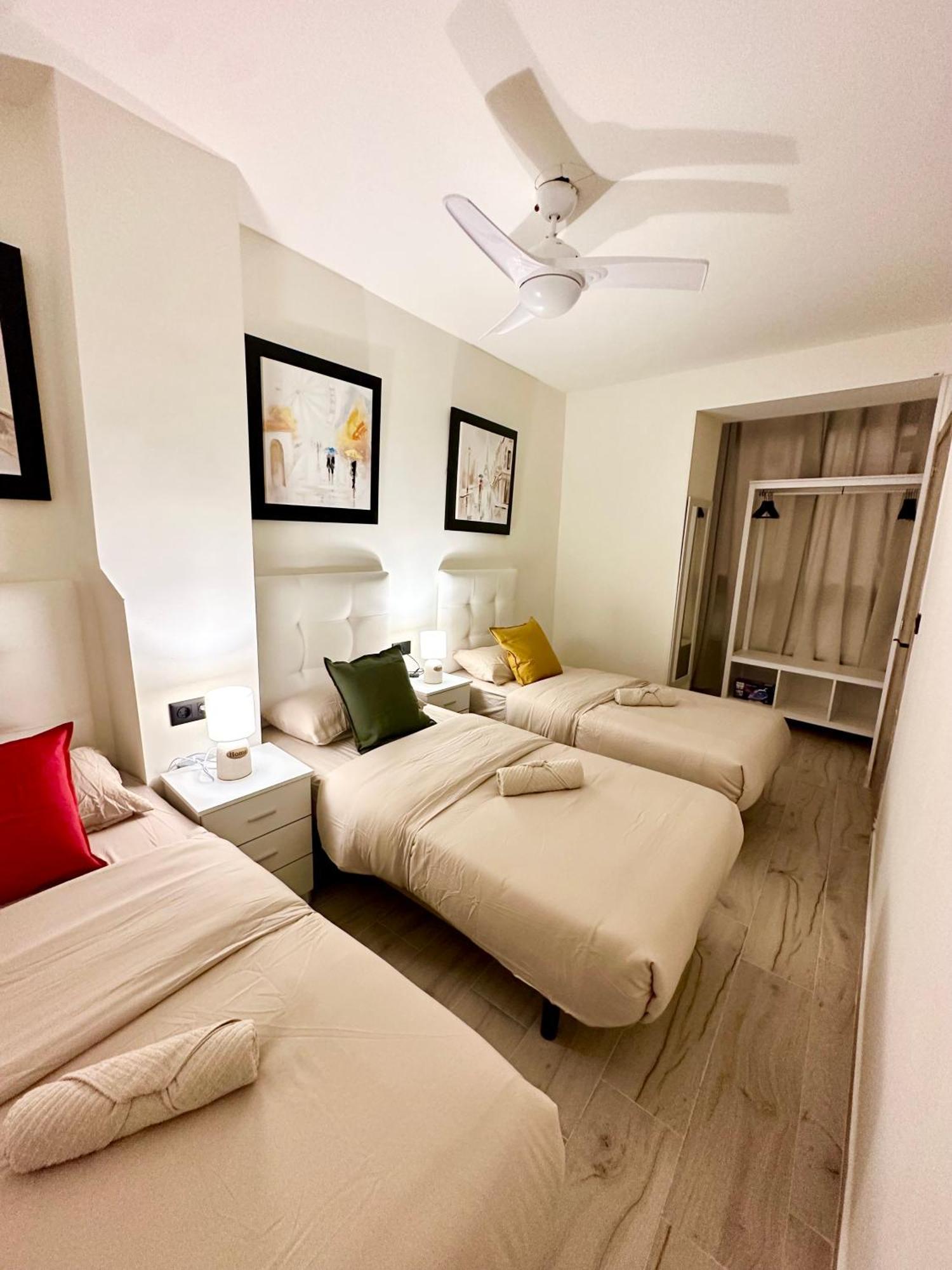 La Reina Apartment By The Sea Аликанте Екстериор снимка