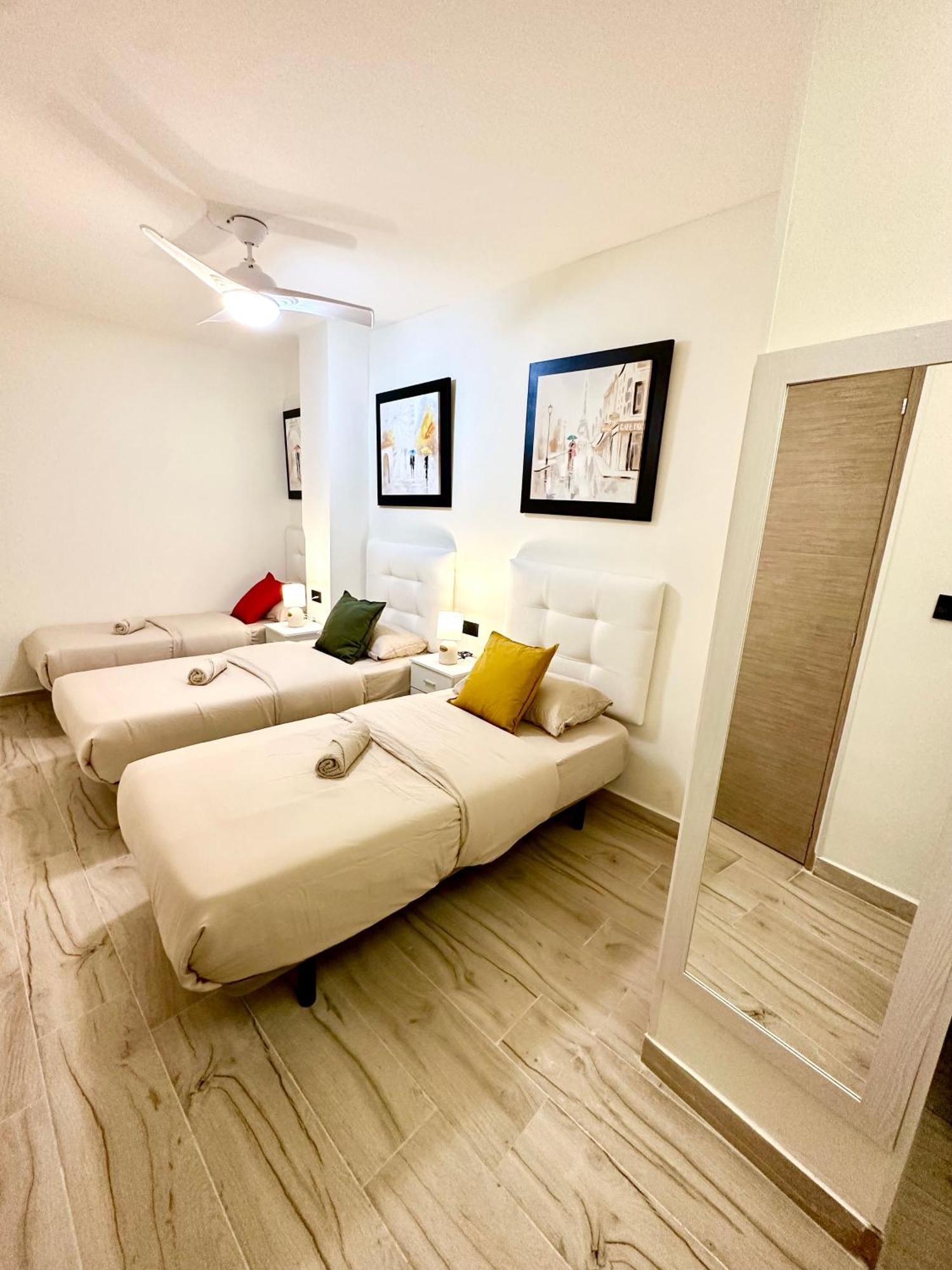 La Reina Apartment By The Sea Аликанте Екстериор снимка