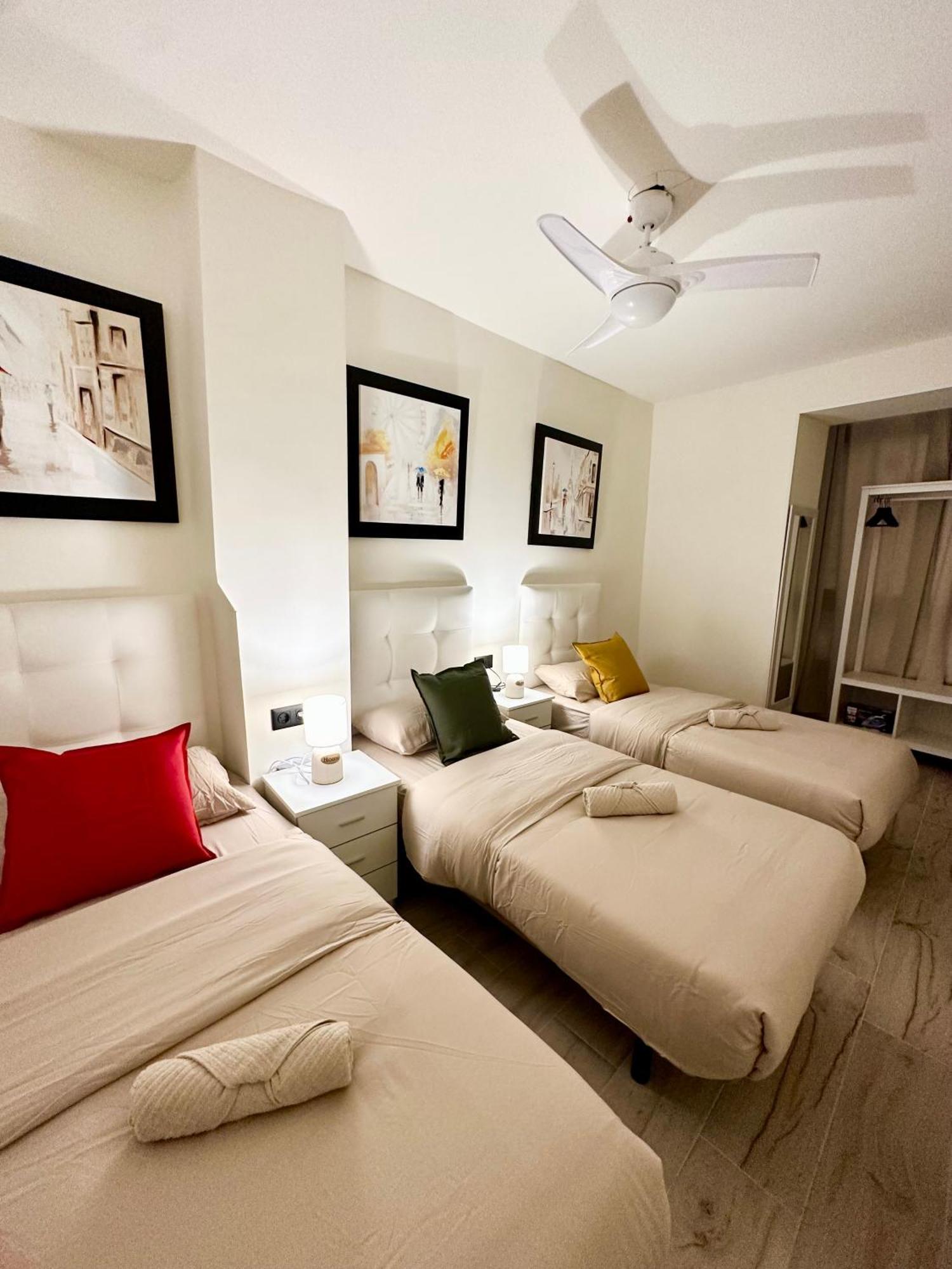 La Reina Apartment By The Sea Аликанте Екстериор снимка