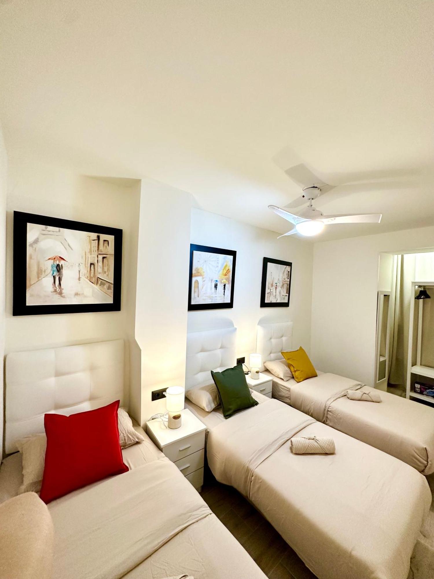 La Reina Apartment By The Sea Аликанте Екстериор снимка